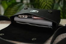 Încărcați imaginea în vizualizatorul Galeriei, Geantă de talie din piele