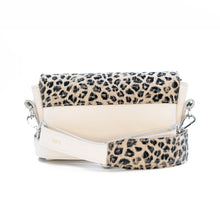 Încărcați imaginea în vizualizatorul Galeriei, Geantă crossbody din piele