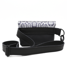 Încărcați imaginea în vizualizatorul Galeriei, Geantă mică din piele