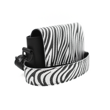 Kép betöltése a galériamegjelenítőbe: Bőr crossbody táska