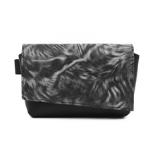 Încărcați imaginea în vizualizatorul Galeriei, Geantă de talie din piele