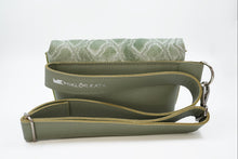 Încărcați imaginea în vizualizatorul Galeriei, Geantă de talie din piele