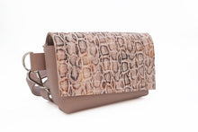 Încărcați imaginea în vizualizatorul Galeriei, Geantă de talie din piele
