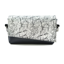 Kép betöltése a galériamegjelenítőbe: Bőr crossbody táska