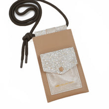 Încărcați imaginea în vizualizatorul Galeriei, Suport din piele pentru telefon și card