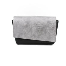 Încărcați imaginea în vizualizatorul Galeriei, Geantă de talie din piele