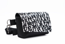 Încărcați imaginea în vizualizatorul Galeriei, Geantă de talie din piele