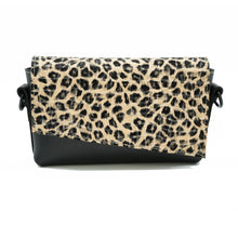 Kép betöltése a galériamegjelenítőbe: Bőr crossbody táska