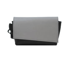 Încărcați imaginea în vizualizatorul Galeriei, Geantă de talie din piele