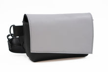 Încărcați imaginea în vizualizatorul Galeriei, Geantă de talie din piele