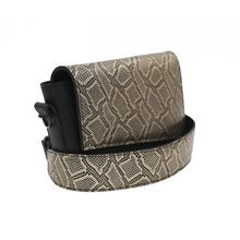 Încărcați imaginea în vizualizatorul Galeriei, CrossBody