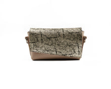 Încărcați imaginea în vizualizatorul Galeriei, Geantă crossbody din piele