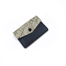 Încărcați imaginea în vizualizatorul Galeriei, Suport de card din piele