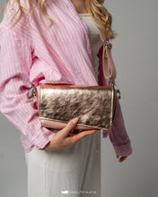 Încărcați imaginea în vizualizatorul Galeriei, Geantă crossbody din piele