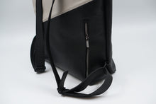 Încărcați imaginea în vizualizatorul Galeriei, Rucsac din piele