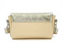 Kép betöltése a galériamegjelenítőbe: Bőr crossbody táska