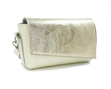 Kép betöltése a galériamegjelenítőbe: Bőr crossbody táska