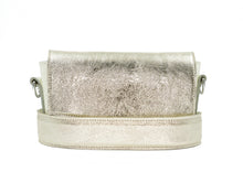 Kép betöltése a galériamegjelenítőbe: Bőr crossbody táska