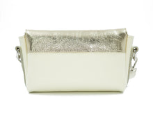 Kép betöltése a galériamegjelenítőbe: Bőr crossbody táska
