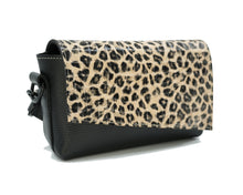 Kép betöltése a galériamegjelenítőbe: Bőr crossbody táska
