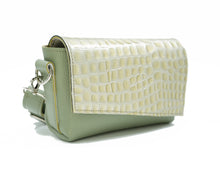 Kép betöltése a galériamegjelenítőbe: Bőr crossbody táska