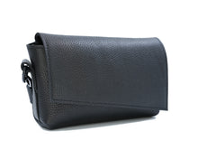 Kép betöltése a galériamegjelenítőbe: Bőr crossbody táska