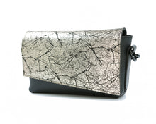 Încărcați imaginea în vizualizatorul Galeriei, Geantă crossbody din piele