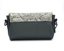 Încărcați imaginea în vizualizatorul Galeriei, Geantă crossbody din piele