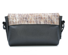 Încărcați imaginea în vizualizatorul Galeriei, Geantă crossbody din piele