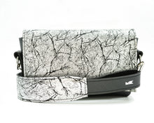 Kép betöltése a galériamegjelenítőbe: Bőr crossbody táska
