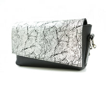 Kép betöltése a galériamegjelenítőbe: Bőr crossbody táska