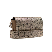 Kép betöltése a galériamegjelenítőbe: Bőr crossbody táska