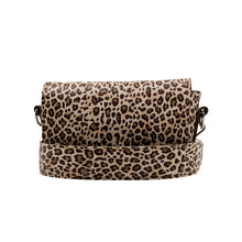 Încărcați imaginea în vizualizatorul Galeriei, Geantă crossbody din piele