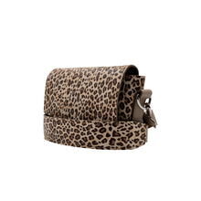 Încărcați imaginea în vizualizatorul Galeriei, Geantă crossbody din piele