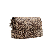 Încărcați imaginea în vizualizatorul Galeriei, Geantă crossbody din piele