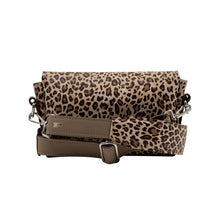 Încărcați imaginea în vizualizatorul Galeriei, Geantă crossbody din piele