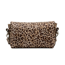 Încărcați imaginea în vizualizatorul Galeriei, Geantă crossbody din piele