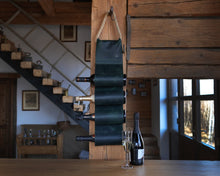 Încărcați imaginea în vizualizatorul Galeriei, Suport pentru sticle de vin