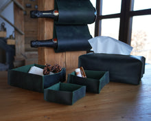 Încărcați imaginea în vizualizatorul Galeriei, Suport pentru sticle de vin