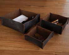 Încărcați imaginea în vizualizatorul Galeriei, Suport pentru sticle de vin