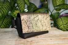 Încărcați imaginea în vizualizatorul Galeriei, Geantă de talie din piele