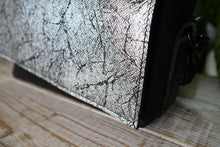 Load image into Gallery viewer, Crossbody