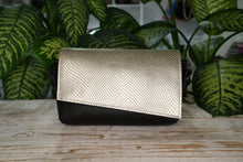 Load image into Gallery viewer, Crossbody