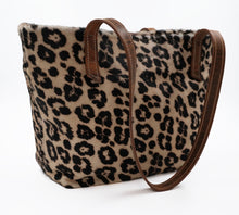 Încărcați imaginea în vizualizatorul Galeriei, Geantă de umăr din piele