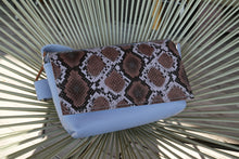 Încărcați imaginea în vizualizatorul Galeriei, Geantă de talie din piele