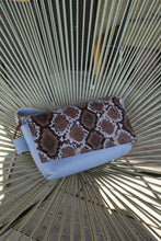 Încărcați imaginea în vizualizatorul Galeriei, Geantă de talie din piele