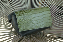 Încărcați imaginea în vizualizatorul Galeriei, Geantă de talie din piele