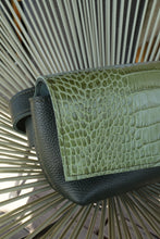 Încărcați imaginea în vizualizatorul Galeriei, Geantă de talie din piele