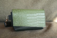 Încărcați imaginea în vizualizatorul Galeriei, Geantă de talie din piele