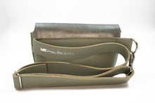 Kép betöltése a galériamegjelenítőbe: Bőr övtáska